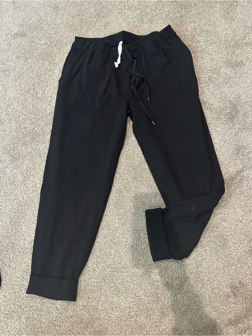 Women’s Lululemon on the fly Black Drawstring Jogger Pants